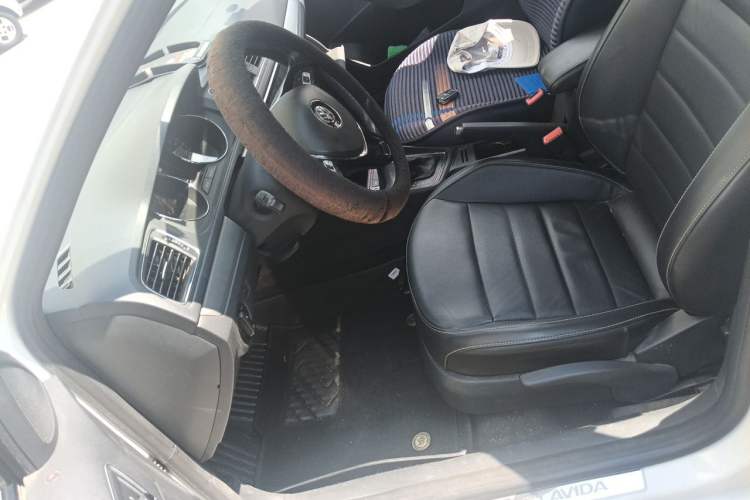 Used Volkswagen Lavida 2017 1.6L Automatic Comfort Edition Left Front Seat