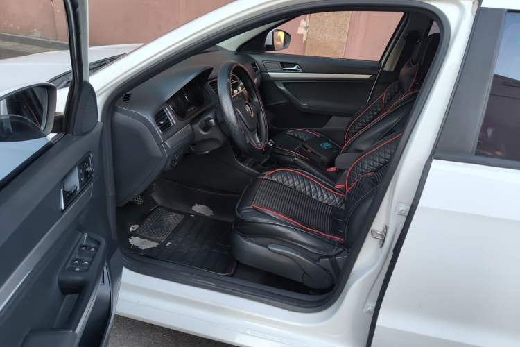 Used Volkswagen Lavida 2017 1.6L Manual Fashion Edition Left Front Seat