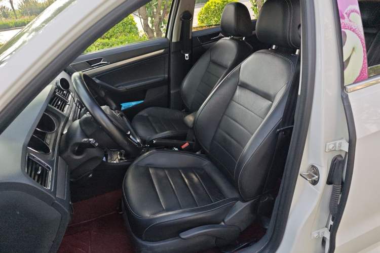 Used Volkswagen Lavida 2017 1.6L Manual Comfort Edition Left Front Seat