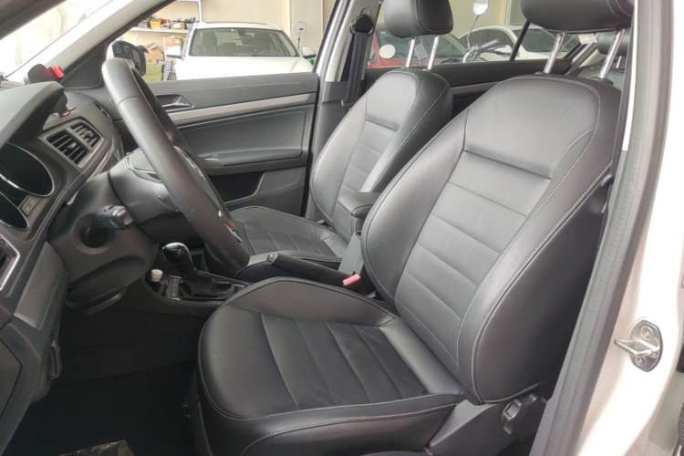 Used Volkswagen Lavida 2017 1.6L Automatic Comfort Edition Left Front Seat