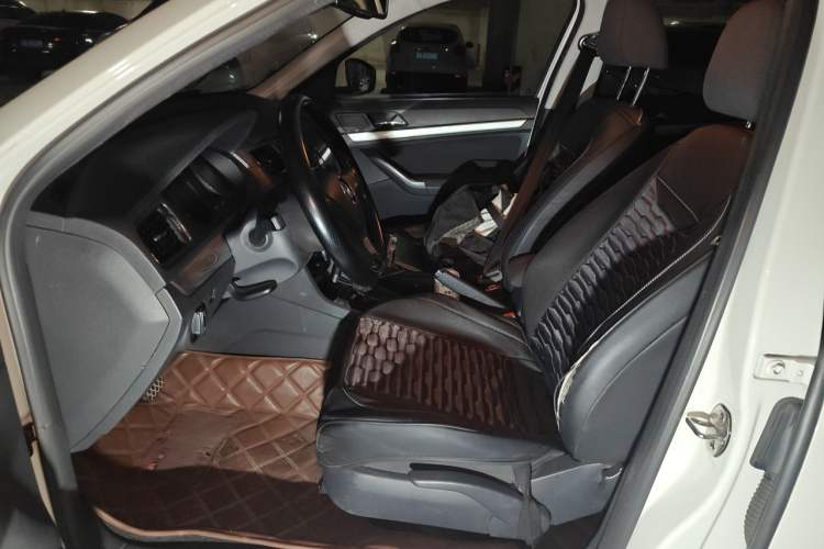 Used Volkswagen Lavida 2017 1.6L Automatic Fashion Edition Left Front Seat