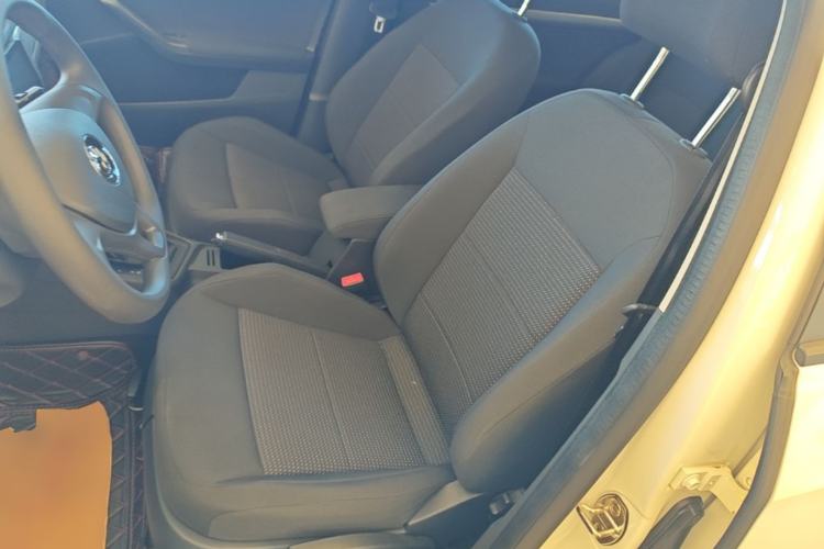 Used Volkswagen Lavida 2017 1.6L Automatic Fashion Edition Left Front Seat