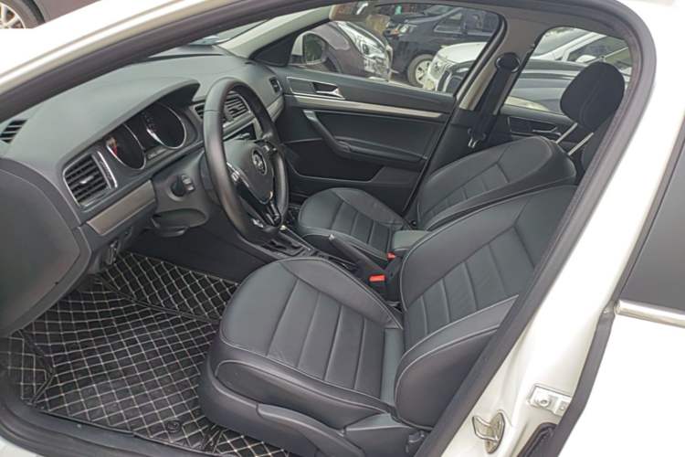 Used Volkswagen Lavida 2017 1.6L Automatic Comfort Edition Left Front Seat