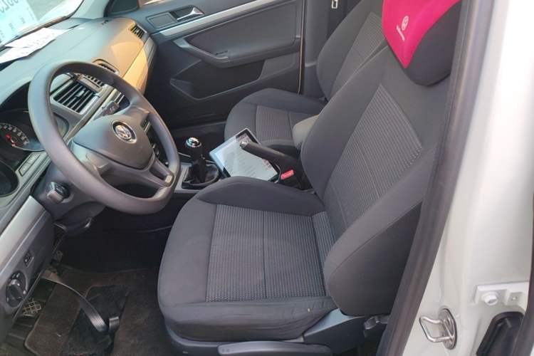 Used Volkswagen Lavida 2017 1.6L Manual Fashion Edition Left Front Seat