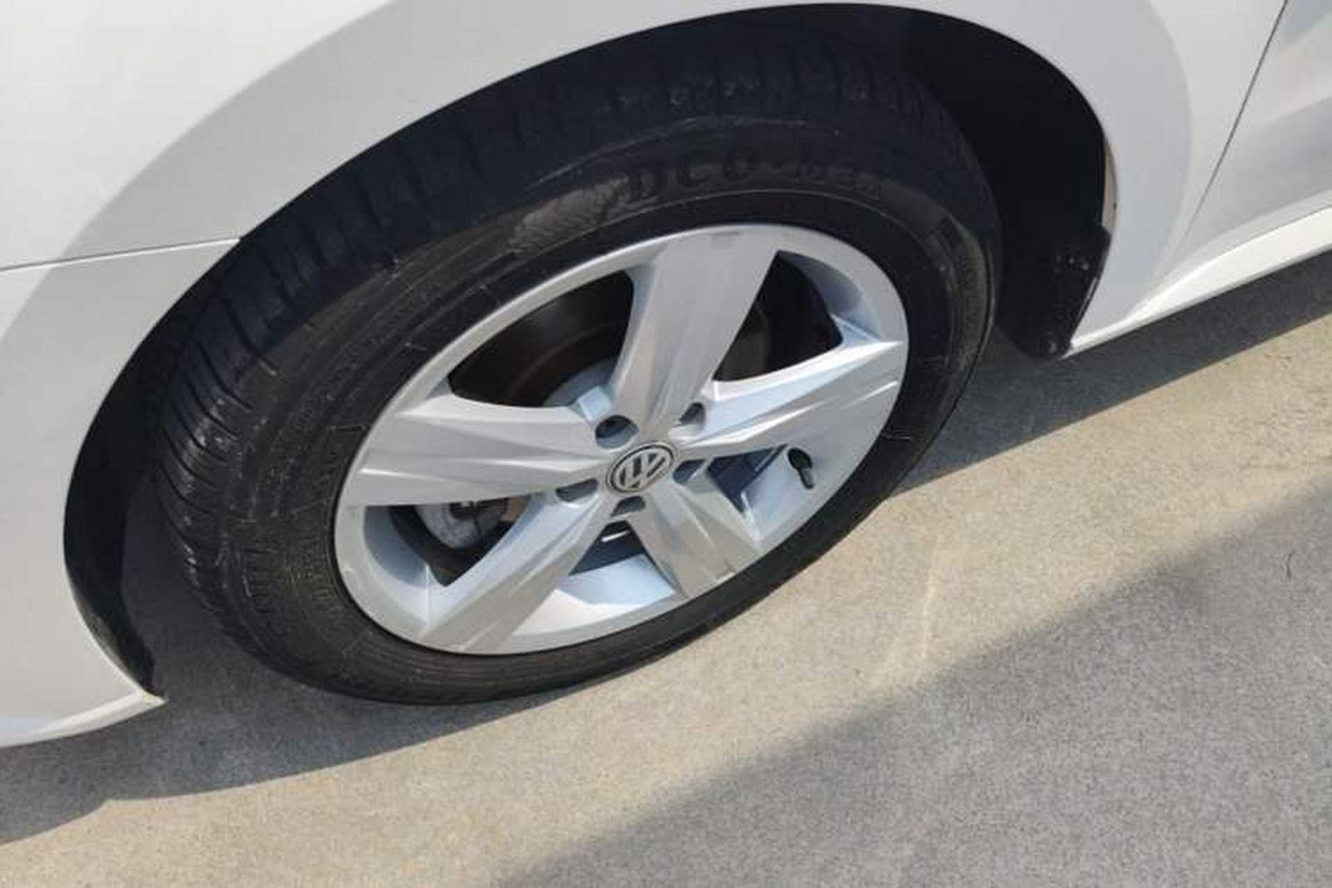 Used Volkswagen Lavida 2017 1.6L Automatic Fashion Edition Left Front Wheel Hub