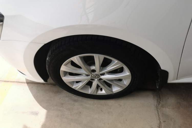 Used Volkswagen Lavida 2017 1.6L Automatic Comfort Edition Left Front Wheel Hub