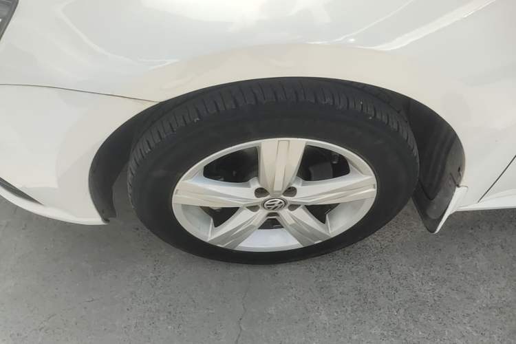 Used Volkswagen Lavida 2017 1.6L Manual Fashion Edition Left Front Wheel Hub