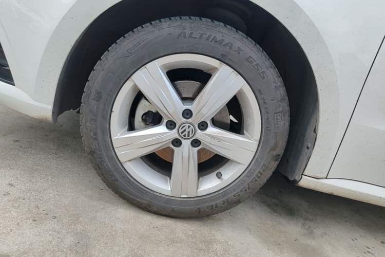 Used Volkswagen Lavida 2017 1.6L Manual Fashion Edition Left Front Wheel Hub