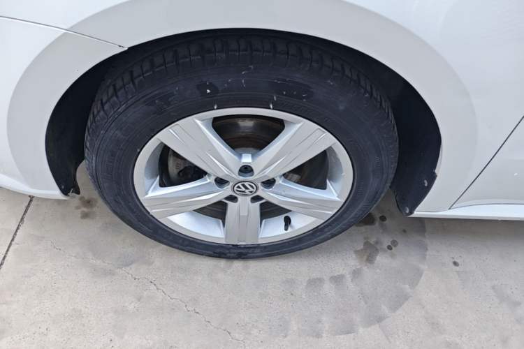 Used Volkswagen Lavida 2017 1.6L Manual Fashion Edition Left Front Wheel Hub