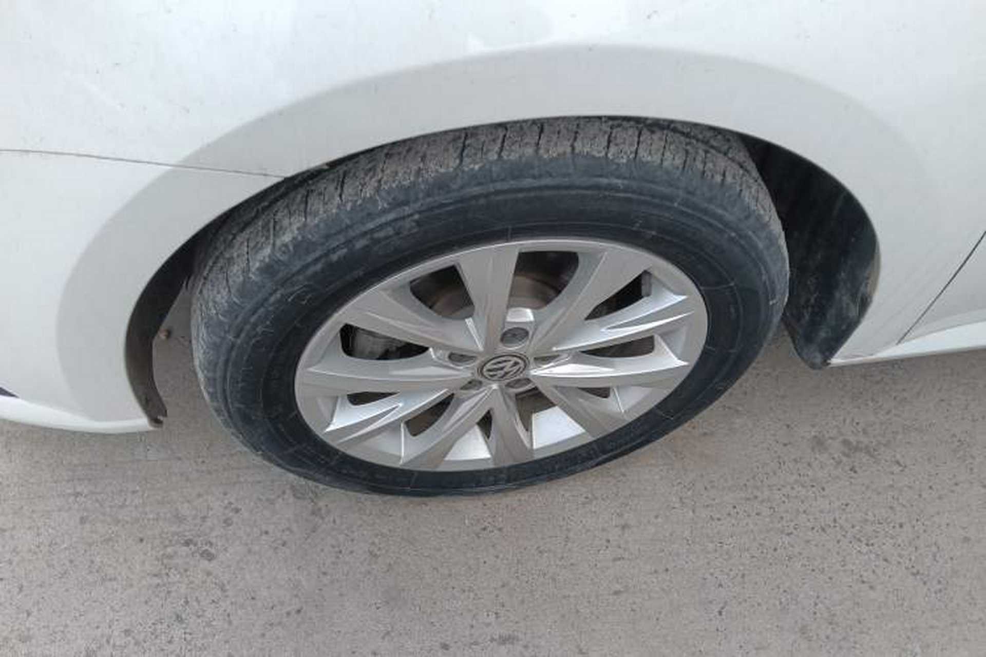 Used Volkswagen Lavida 2017 1.6L Automatic Comfort Edition Left Front Wheel Hub