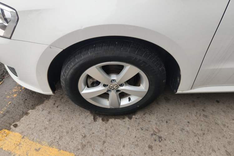 Used Volkswagen Lavida 2017 1.6L Automatic Comfort Edition Left Front Wheel Hub