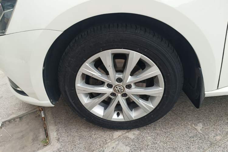 Used Volkswagen Lavida 2017 230TSI DSG Comfort Edition Left Front Wheel Hub