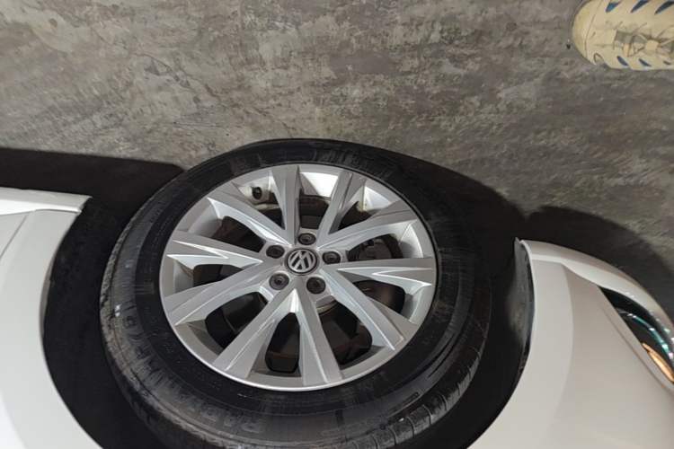 Used Volkswagen Lavida 2017 230TSI DSG Comfort Edition Left Front Wheel Hub