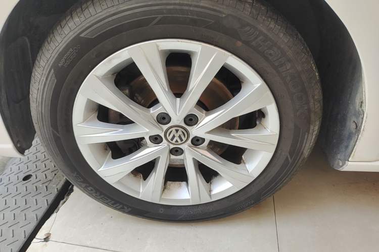 Used Volkswagen Lavida 2017 230TSI DSG Comfort Edition Left Front Wheel Hub