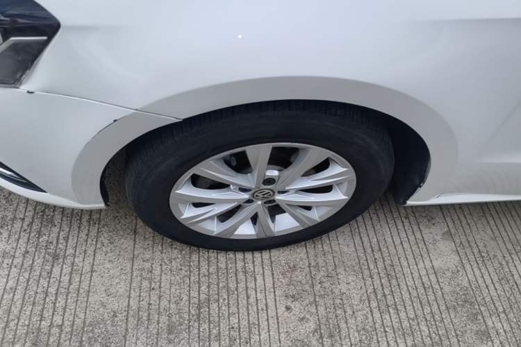 Used Volkswagen Lavida 2017 1.6L Automatic Comfort Edition Left Front Wheel Hub