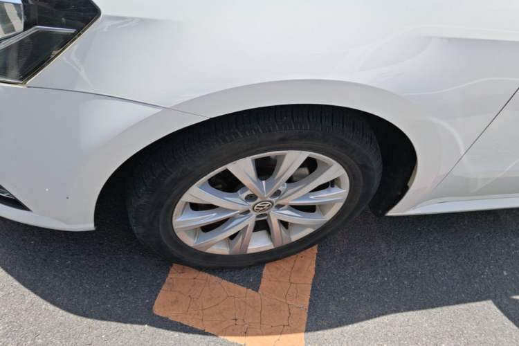 Used Volkswagen Lavida 2017 1.6L Automatic Comfort Edition Left Front Wheel Hub