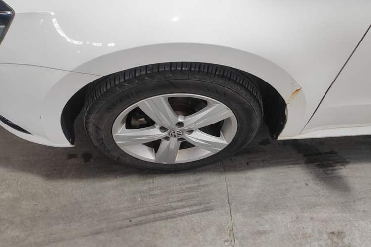 Used Volkswagen Lavida 2017 1.6L Automatic Fashion Edition Left Front Wheel Hub