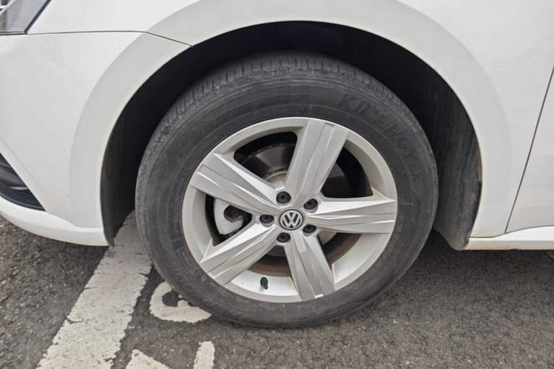 Used Volkswagen Lavida 2017 1.6L Manual Fashion Edition Left Front Wheel Hub