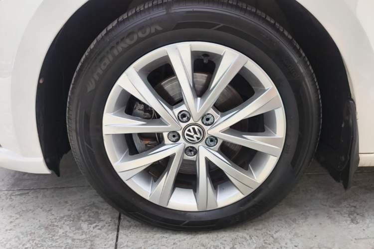 Used Volkswagen Lavida 2017 230TSI DSG Comfort Edition Left Front Wheel Hub