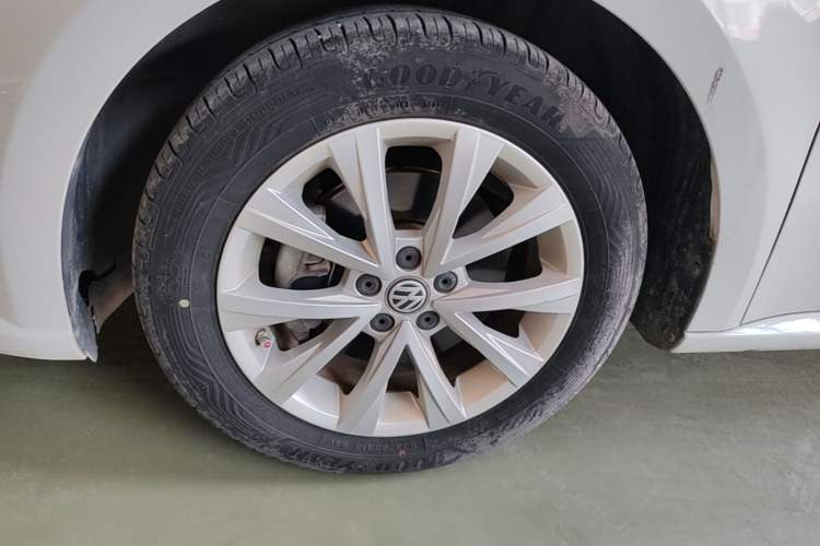 Used Volkswagen Lavida 2017 230TSI DSG Comfort Edition Left Front Wheel Hub