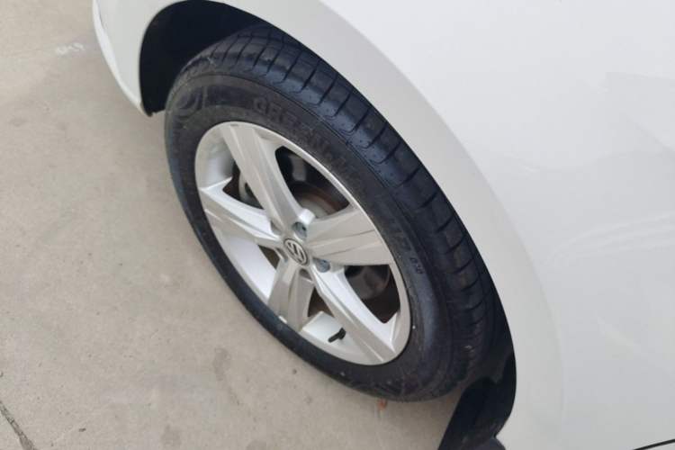 Used Volkswagen Lavida 2017 1.6L Manual Fashion Edition Left Front Wheel Hub