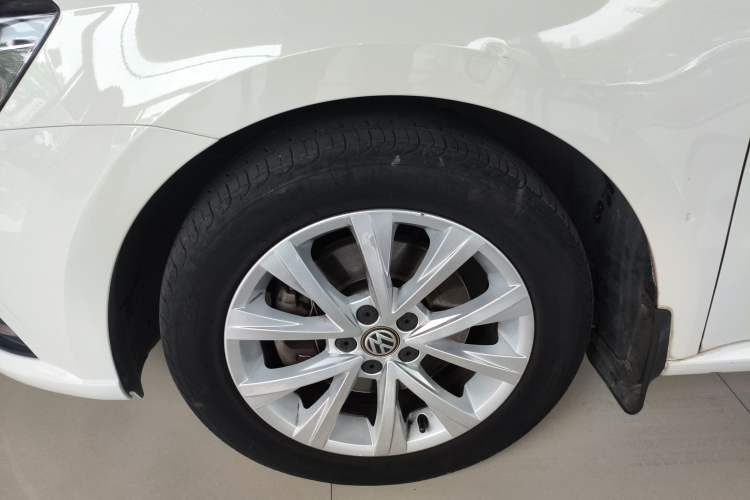 Used Volkswagen Lavida 2017 230TSI DSG Comfort Edition Left Front Wheel Hub