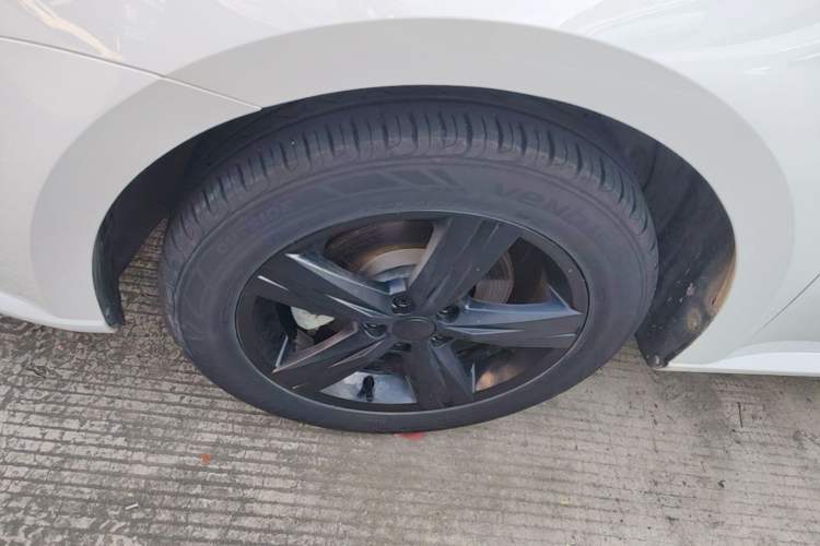 Used Volkswagen Lavida 2017 1.6L Manual Fashion Edition Left Front Wheel Hub
