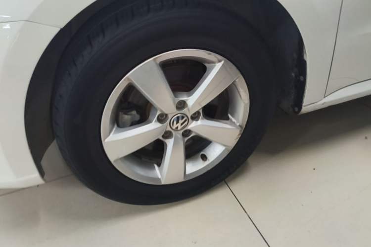Used Volkswagen Lavida 2017 1.6L Automatic Comfort Edition Left Front Wheel Hub