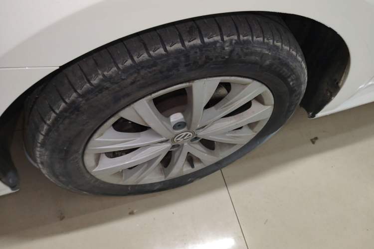 Used Volkswagen Lavida 2017 1.6L Automatic Comfort Edition Left Front Wheel Hub