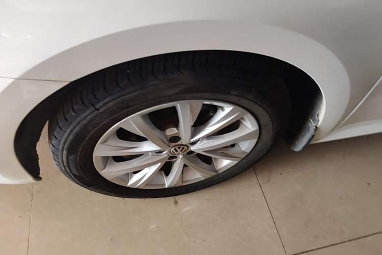 Used Volkswagen Lavida 2017 1.6L Automatic Comfort Edition Left Front Wheel Hub