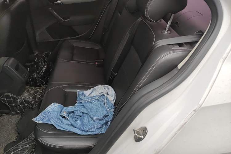 Used Volkswagen Lavida 2017 1.6L Automatic Fashion Edition Left Rear Seat