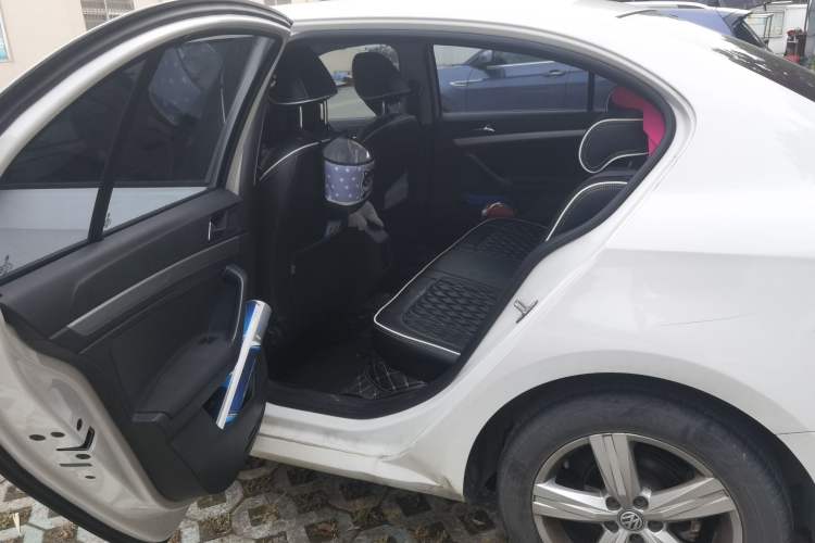 Used Volkswagen Lavida 2017 1.6L Automatic Fashion Edition Left Rear Seat