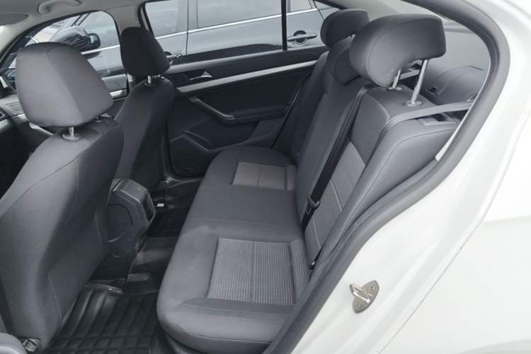 Used Volkswagen Lavida 2017 1.6L Automatic Fashion Edition Left Rear Seat