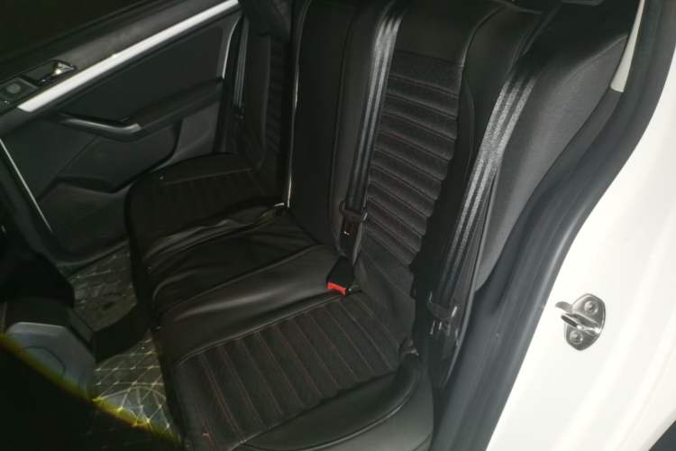 Used Volkswagen Lavida 2017 1.6L Automatic Fashion Edition Left Rear Seat