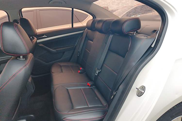 Used Volkswagen Lavida 2017 1.6L Automatic Fashion Edition Left Rear Seat