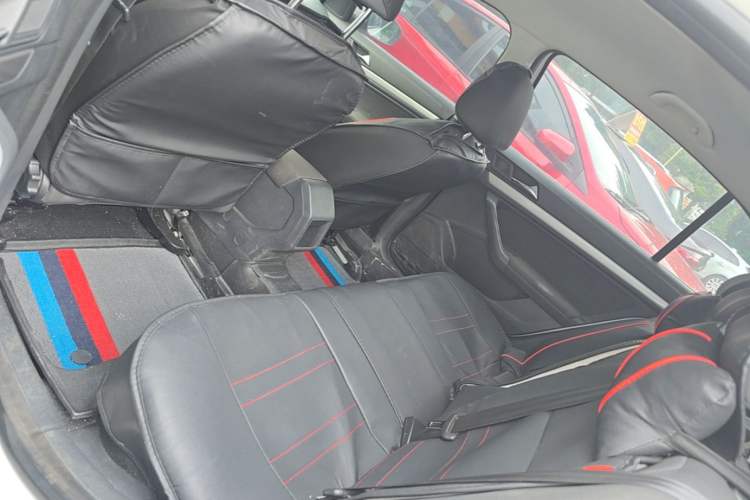 Used Volkswagen Lavida 2017 1.6L Manual Fashion Edition Left Rear Seat