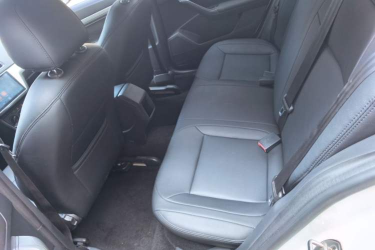Used Volkswagen Lavida 2017 1.6L Automatic Fashion Edition Left Rear Seat
