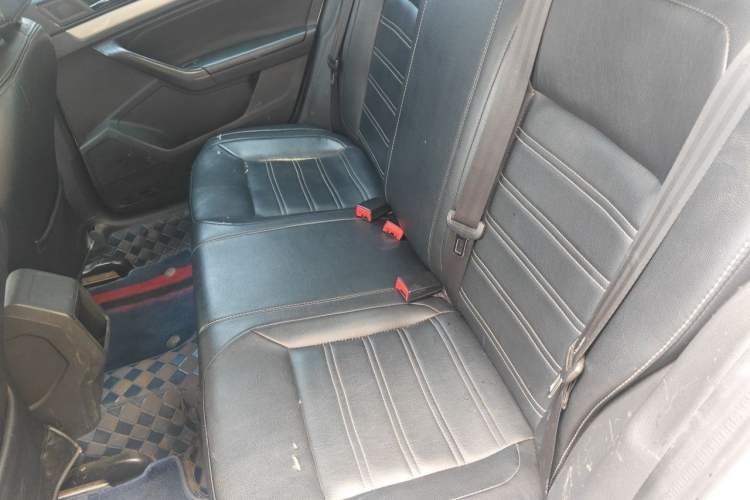 Used Volkswagen Lavida 2017 1.6L Automatic Fashion Edition Left Rear Seat