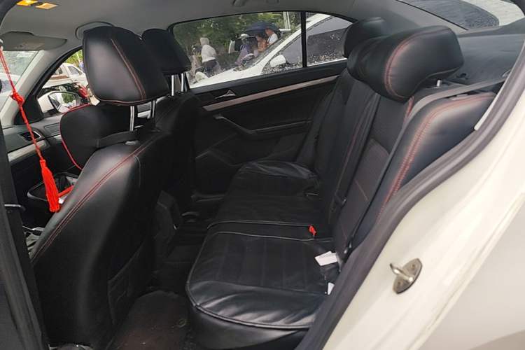 Used Volkswagen Lavida 2017 1.6L Automatic Fashion Edition Left Rear Seat