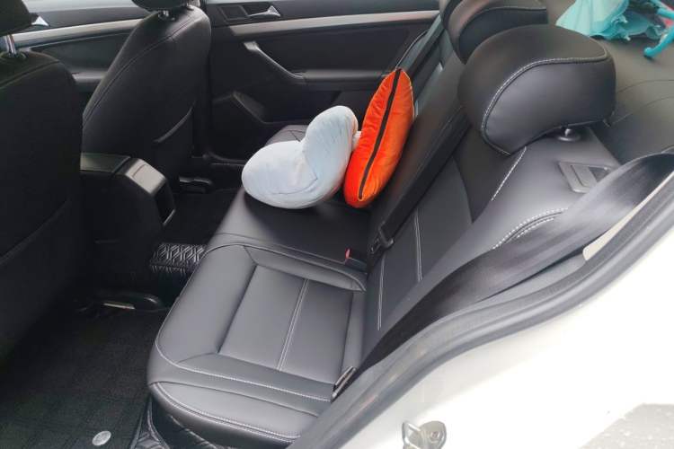 Used Volkswagen Lavida 2017 1.6L Automatic Fashion Edition Left Rear Seat