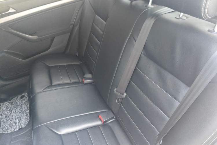 Used Volkswagen Lavida 2017 1.6L Automatic Fashion Edition Left Rear Seat