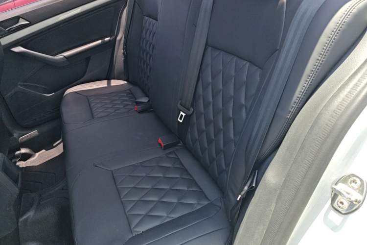 Used Volkswagen Lavida 2017 1.6L Automatic Fashion Edition Left Rear Seat