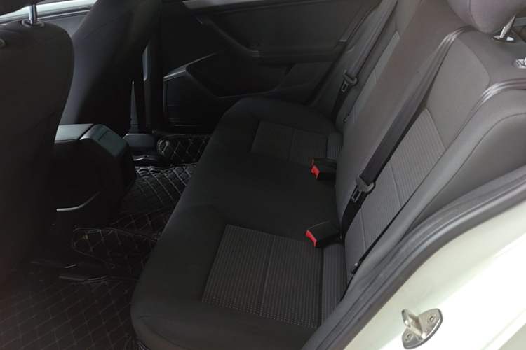 Used Volkswagen Lavida 2017 1.6L Automatic Fashion Edition Left Rear Seat