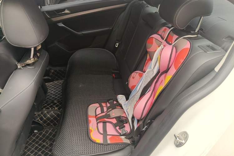 Used Volkswagen Lavida 2017 1.6L Automatic Comfort Edition Left Rear Seat