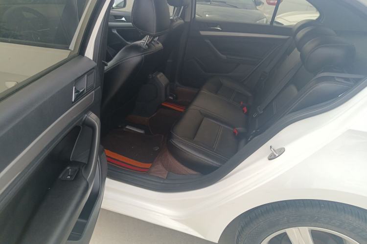Used Volkswagen Lavida 2017 1.6L Manual Fashion Edition Left Rear Seat