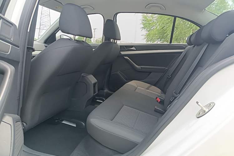 Used Volkswagen Lavida 2017 1.6L Automatic Fashion Edition Left Rear Seat