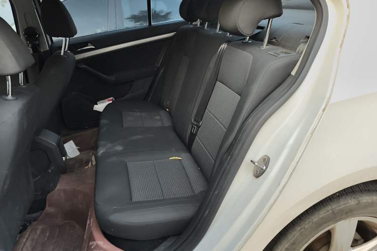 Used Volkswagen Lavida 2017 1.6L Automatic Fashion Edition Left Rear Seat