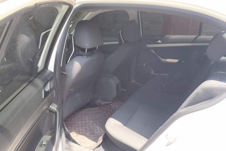 Used Volkswagen Lavida 2017 1.6L Automatic Fashion Edition Left Rear Seat
