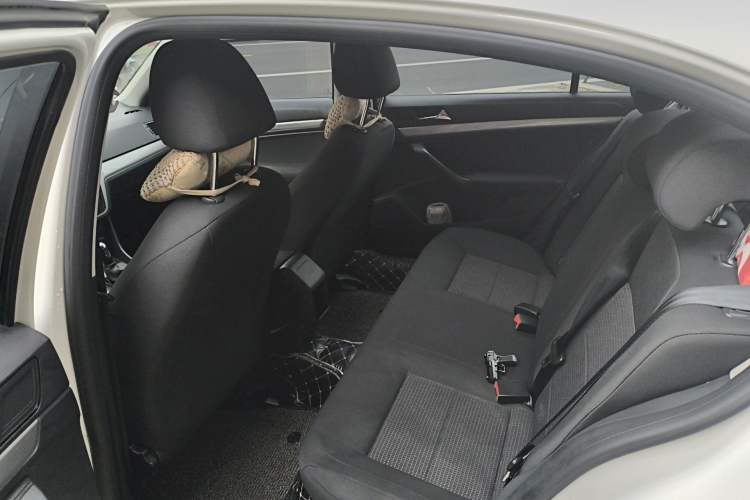 Used Volkswagen Lavida 2017 1.6L Automatic Fashion Edition Left Rear Seat