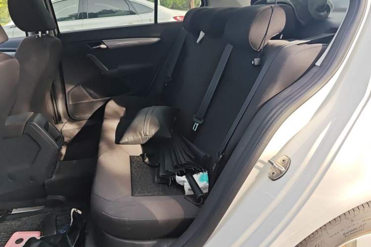 Used Volkswagen Lavida 2017 1.6L Automatic Fashion Edition Left Rear Seat
